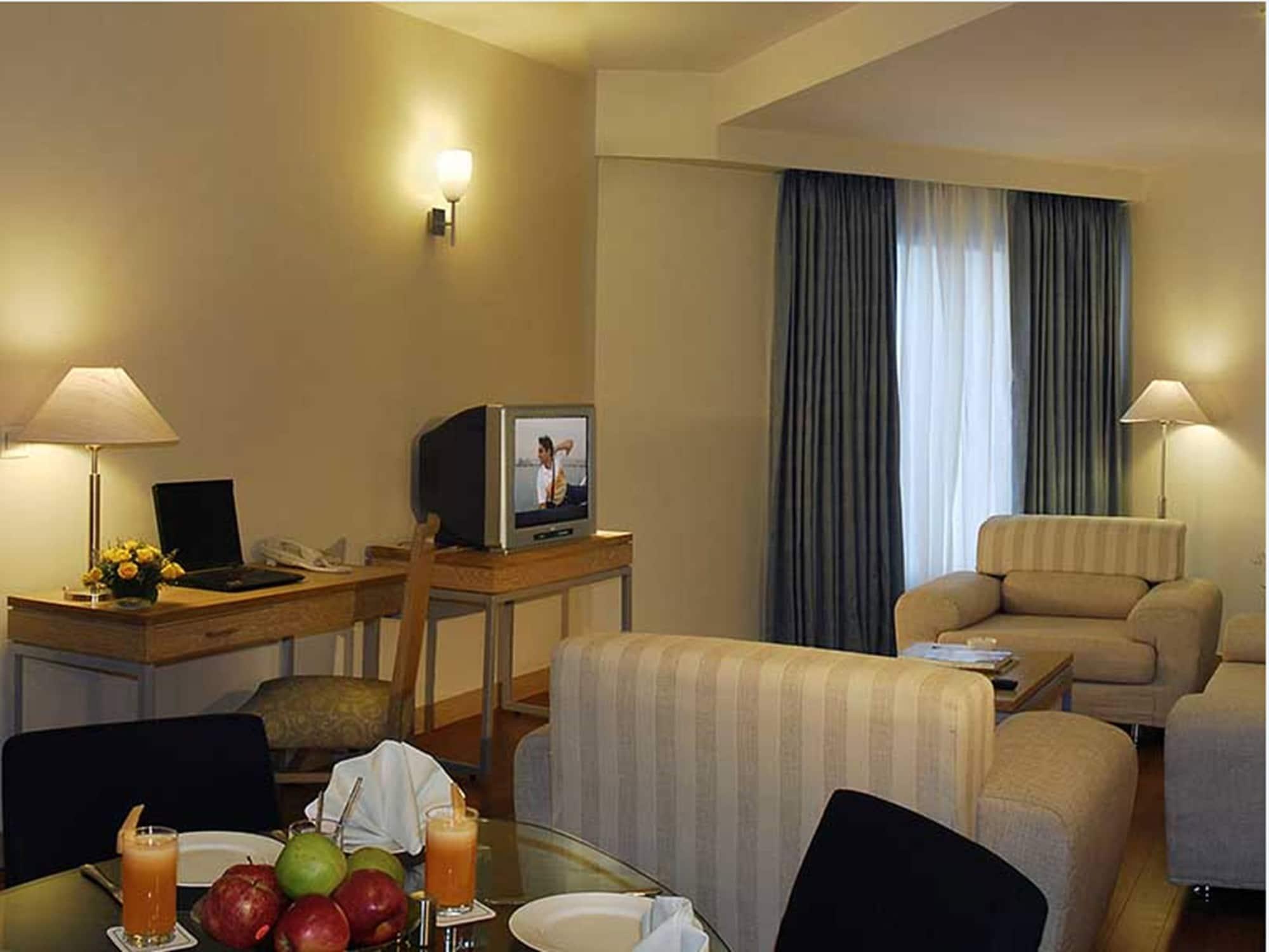 Trinity Hotel Bengaluru Екстериор снимка