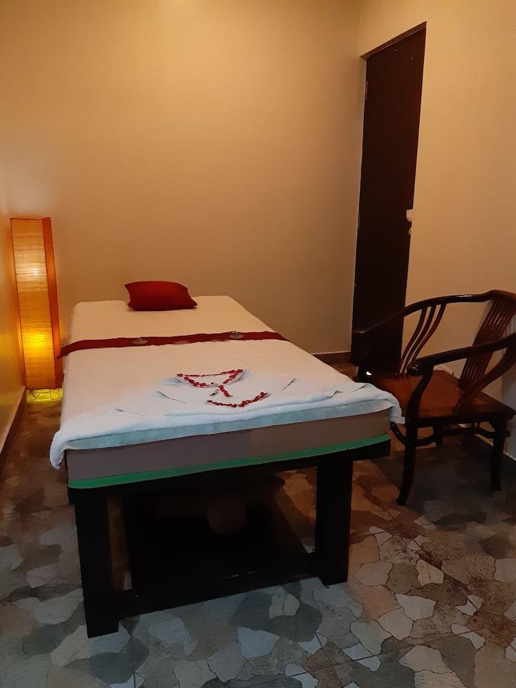 Trinity Hotel Bengaluru Екстериор снимка