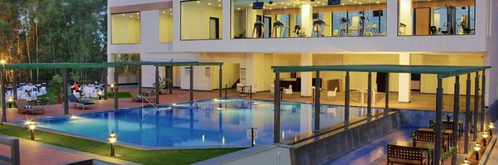 Trinity Hotel Bengaluru Екстериор снимка