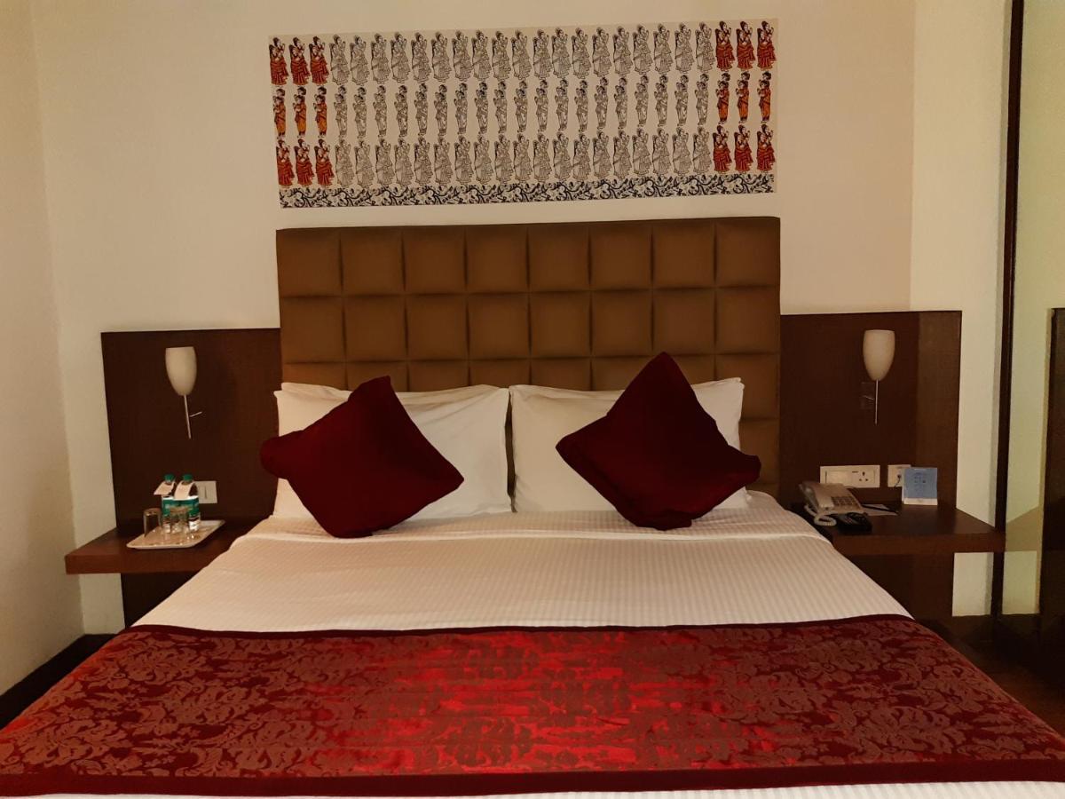 Trinity Hotel Bengaluru Екстериор снимка