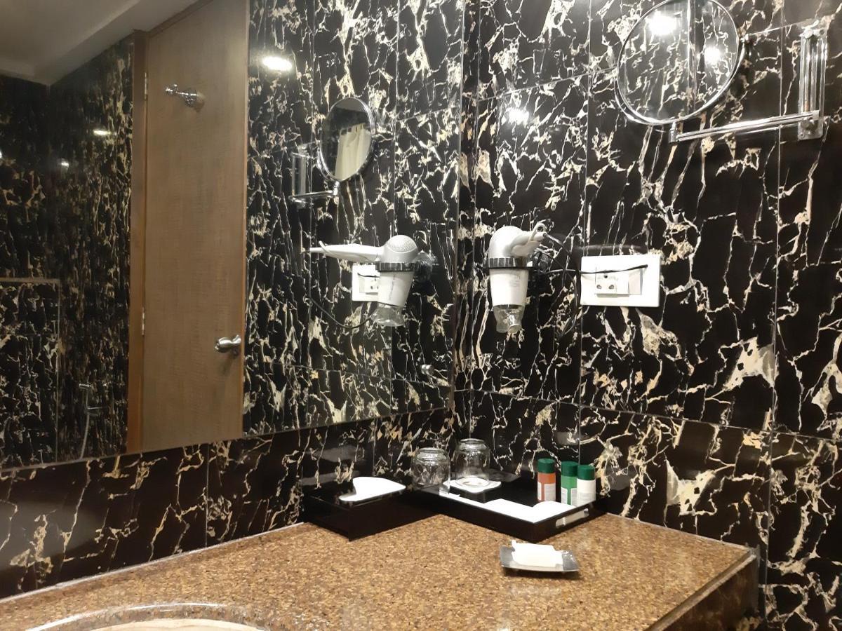 Trinity Hotel Bengaluru Екстериор снимка