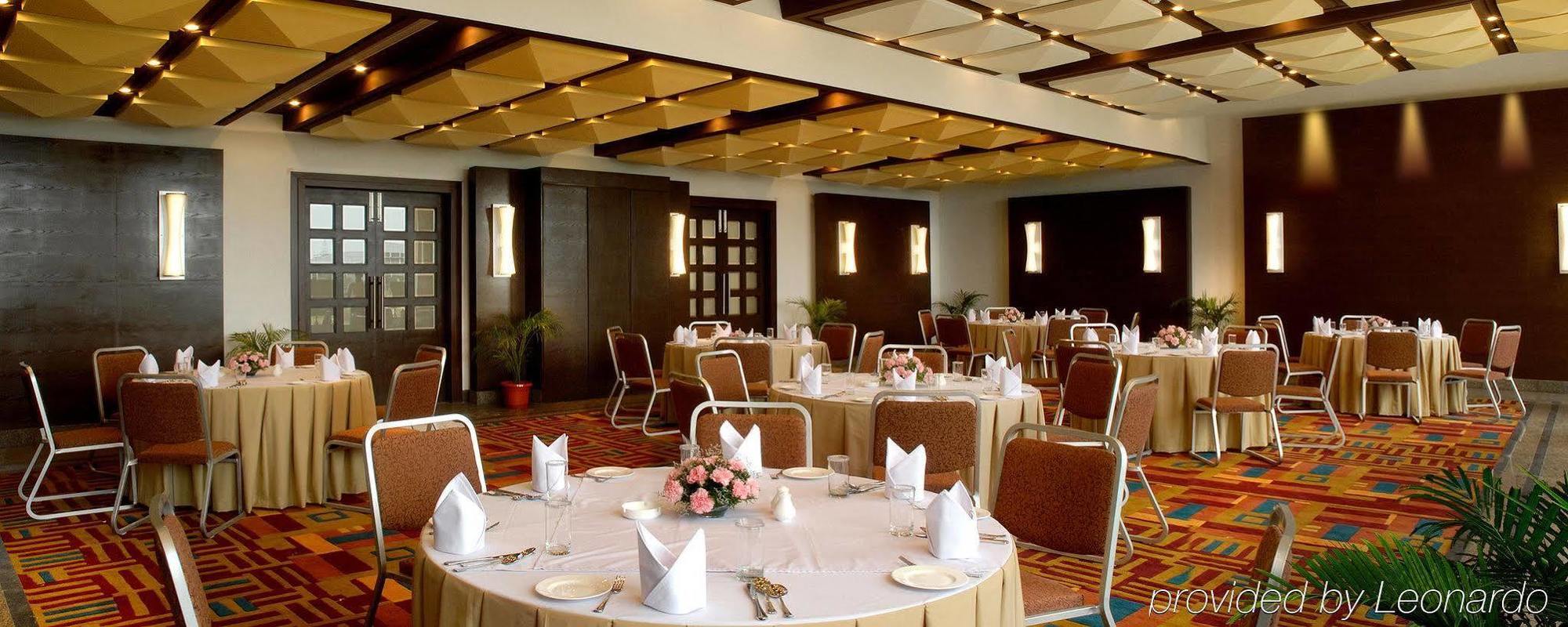 Trinity Hotel Bengaluru Ресторант снимка